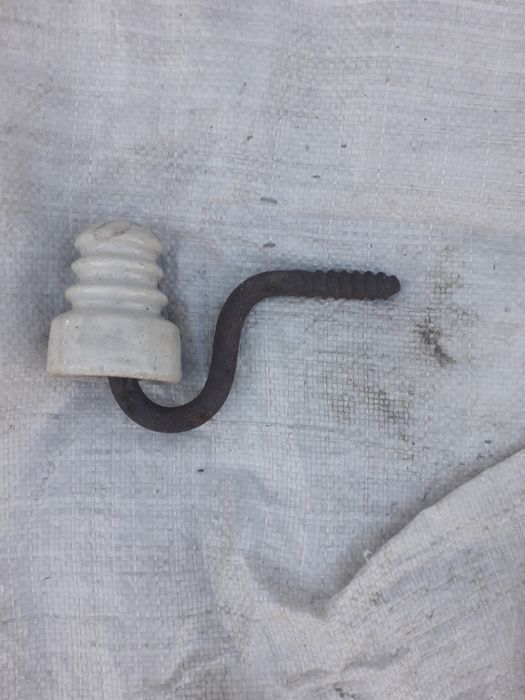 Пояс для електриків. Чашечка. Прилад з червоним склом.