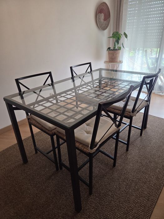 Mesa ikea + 4 cadeiras
