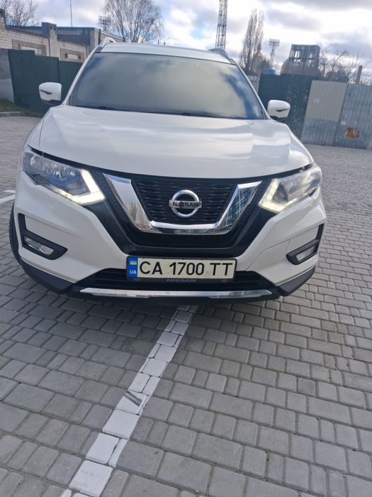 Продається Нісан рог