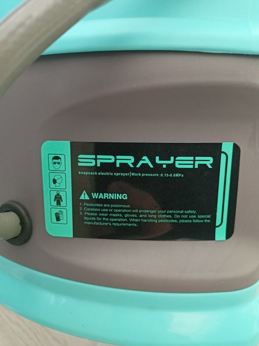Elektryczny opryskiwacz 8l