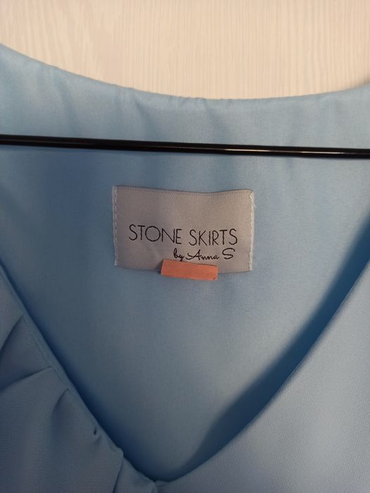 Błękitna sukienka Stone Skirts r. 40 L