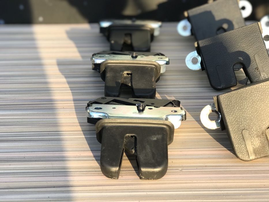 Замок на ляду Пассат б6 б7 замок кришки багажника passat b6 универсал