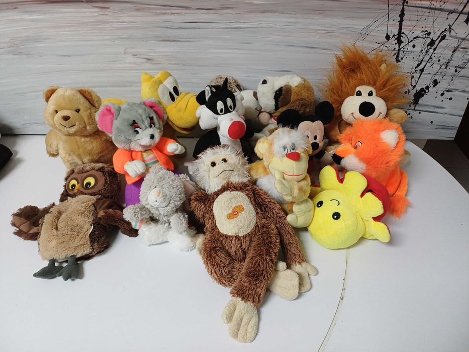 Peluches vários 13 unidades