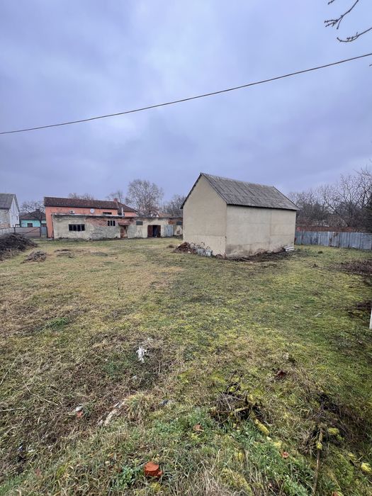 Продаж комплексу комерційних приміщень в центр частині м.Берегове