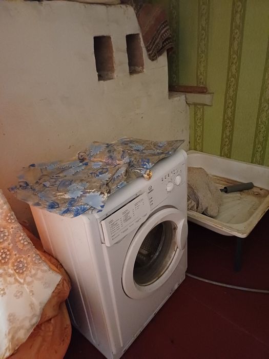 Продам будинок зі всіма зручностями  в селі Гориця.Торг.
