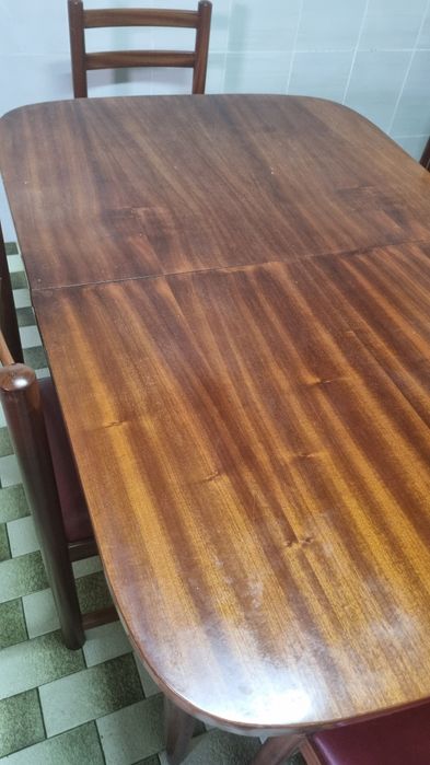Mesa  jantar com cadeiras
