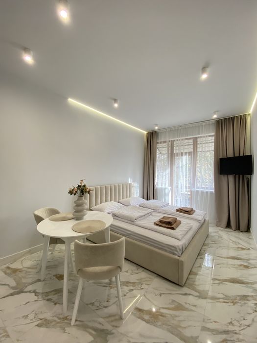 Квартира подобово з балконом,ближній центр