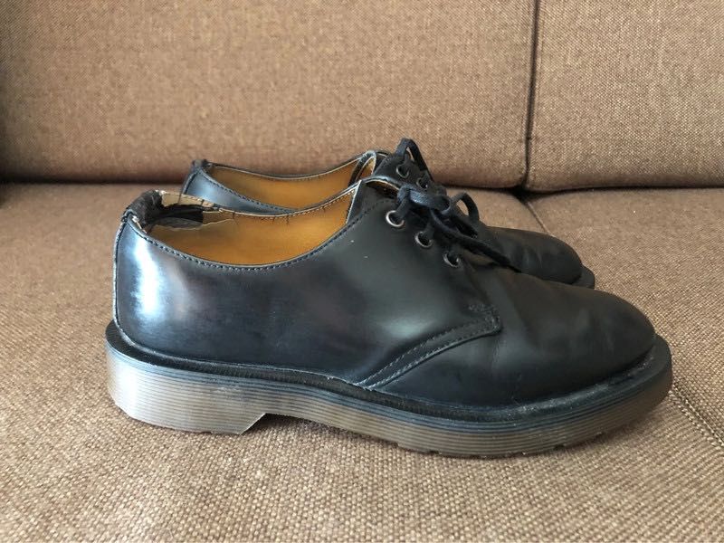 DR. MARTENS - Sapatos de cordão Airwair (Made in England)