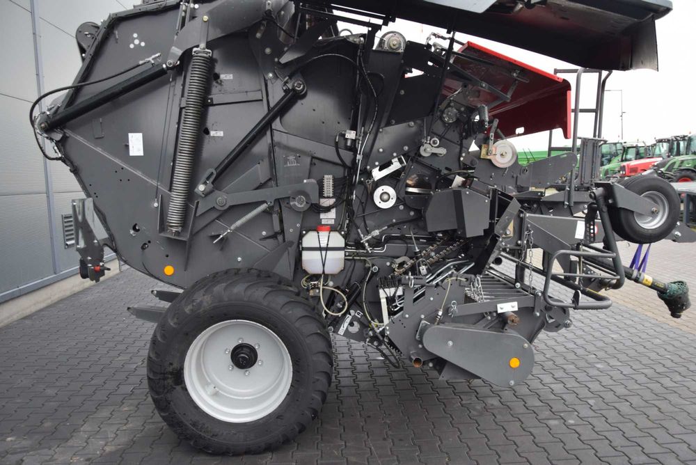 Prasa zwijająca RB 4160 V XTRA MASSEY FERGUSON rok prod. 2023 używana