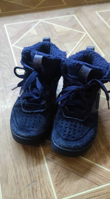 Хайтопи Nike та термо ботинки Salomon