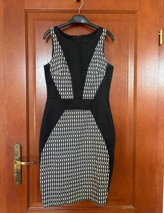 Czarna elegancka sukienka Mohito rozmiar 36