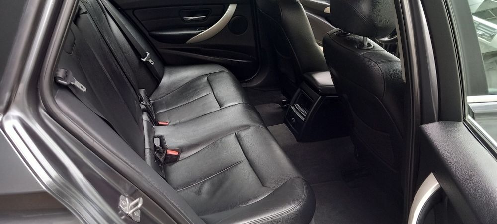 BMW 318D Touring Auto Nacional