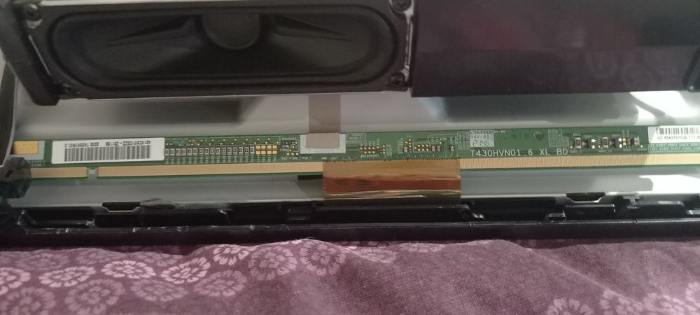 Samsung UE43T5300 (модель 2022 року) на запчастини