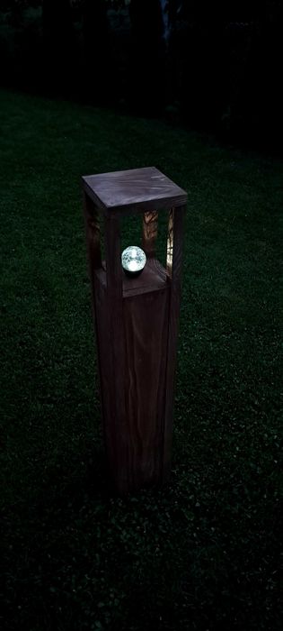 Drewniana lampa ogrodowa 15x15x100