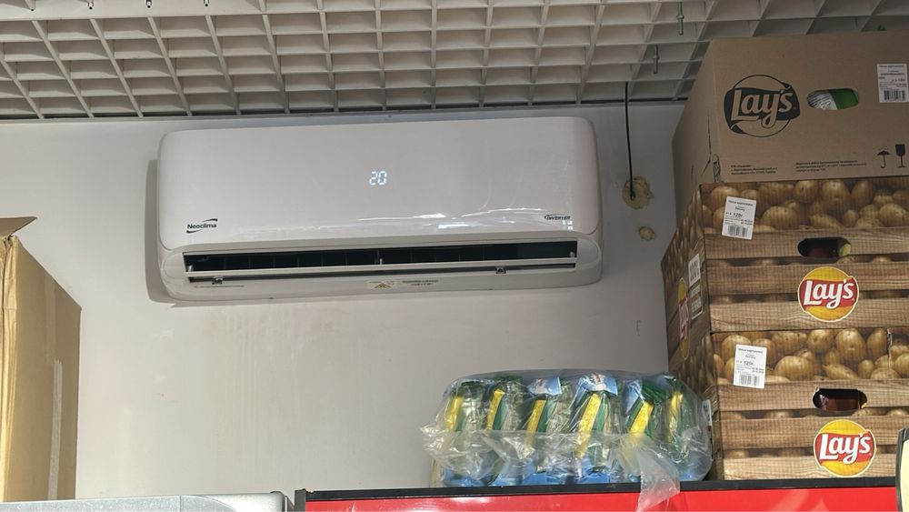 Кондиціонер neoclima інверторний 50кв 2 шт з комплектуючими трубами.