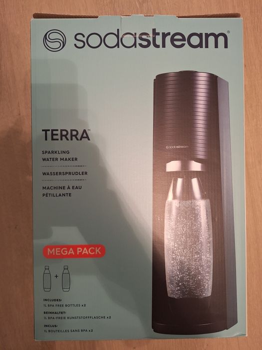 Saturator wody SODASTREAM-czarny z dwoma butelkami i nabojem  + syropy