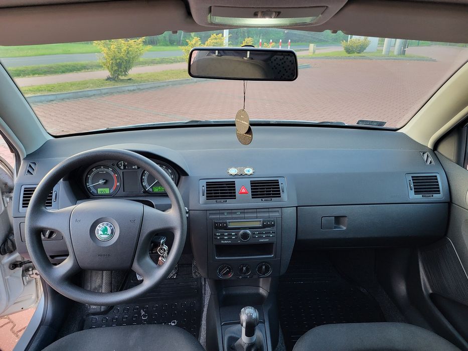 Skoda Fabia 1.4 cała w oryginale bez rdzy.