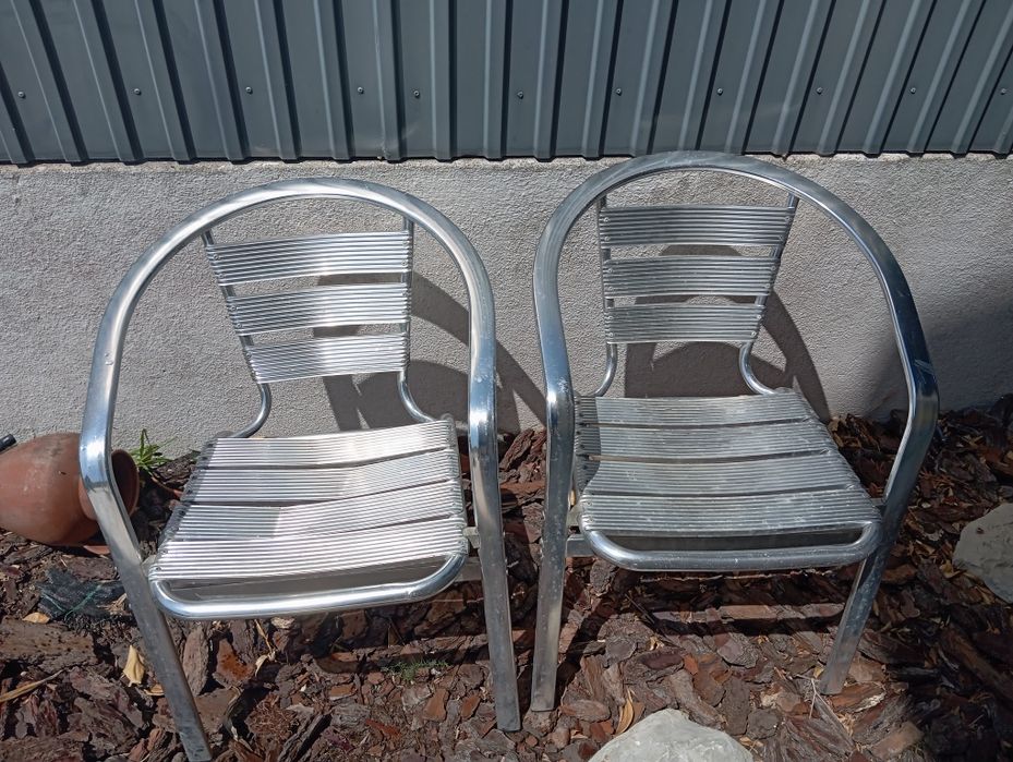 Cadeiras de alumínio 2 unidades disponíveis