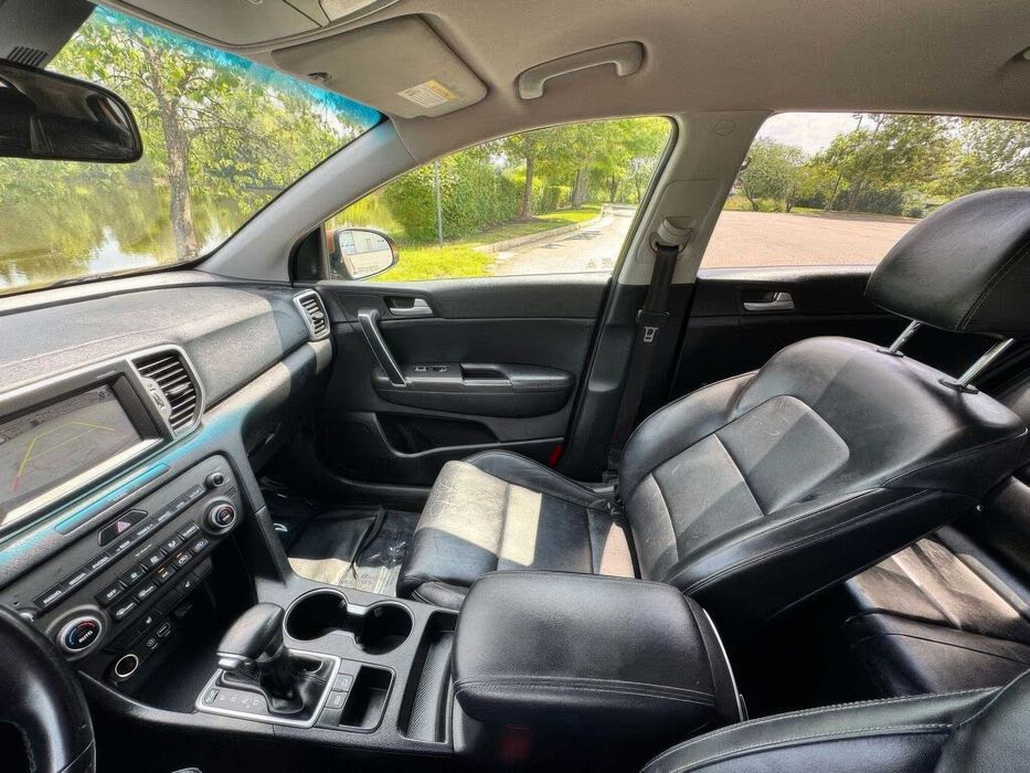 Kia Sportage EX      2017