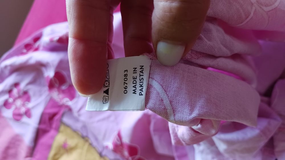Capa de edredão e fronha para cama de solteiro. Menina