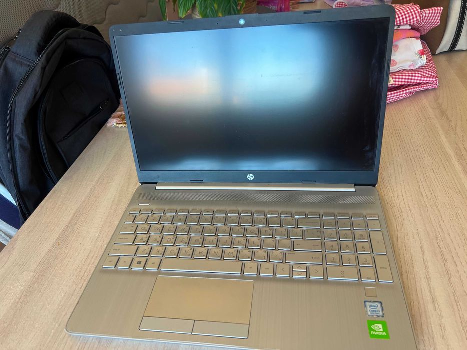 Portátil HP 15s, i3 8ª geração, SSD 256GB, gráfica NVIDIA
