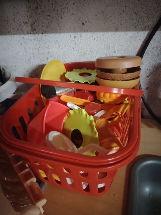 Cozinha de brincar com artigos extra