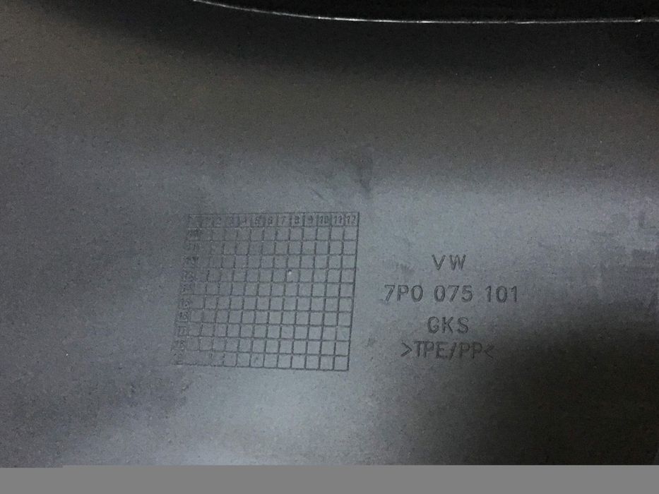 Бризковики Volkswagen Touareg 2010-2017 (комплект 4шт.)