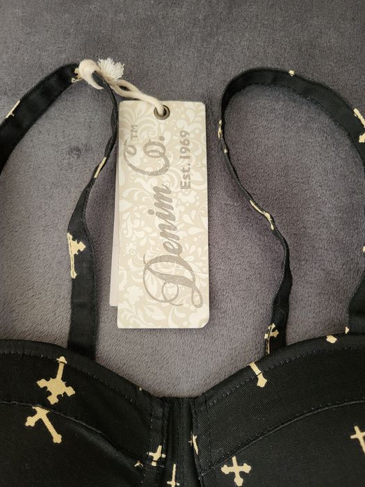 Готический топ бюстье с крестами.