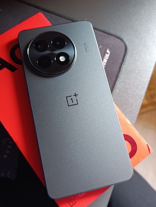 Oneplus ace 5 pro 12/256gb