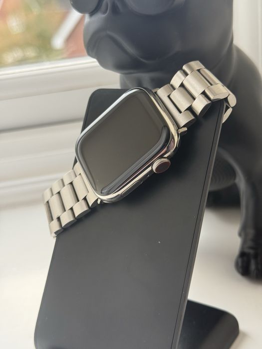 Apple Watch 8 45mm Stainless Steel GPS+LTE