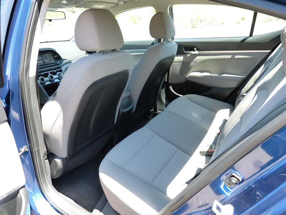 Hyundai Elantra SE      2019