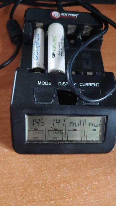 Зарядний пристрій Extradigital BM100 для AA/AAA Black