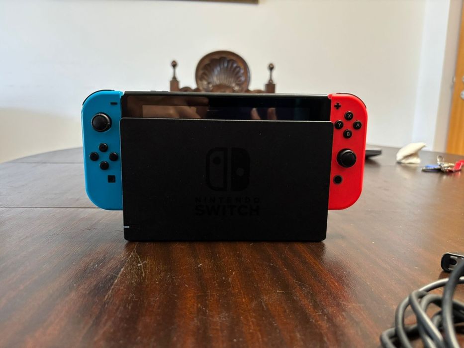 Nintendo Switch Completa + 3 Jogos