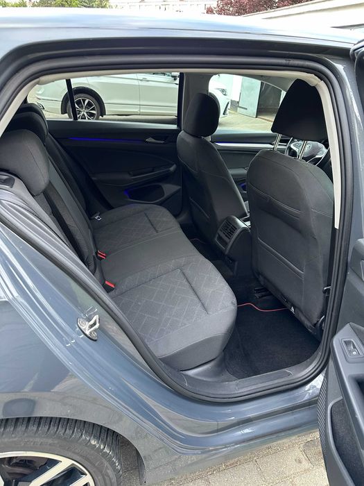 VW Golf 8, niski przebieg