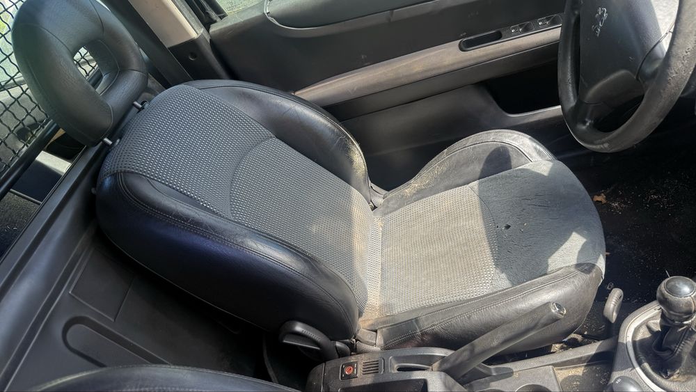 Conjunto de bancos Peugeot 307 comercial