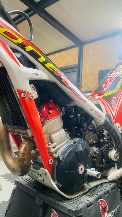 Moto de Trial TRS 300 RR como nova