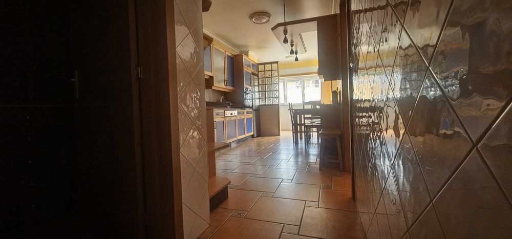 Oportunidade Única: Apartamento T4 Familiar com Áreas Generosas e Localização Premium!