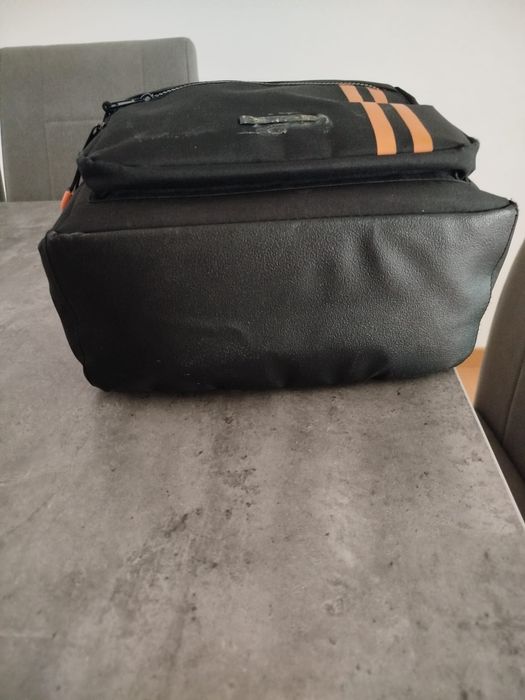 Mochila escolar sem defeitos