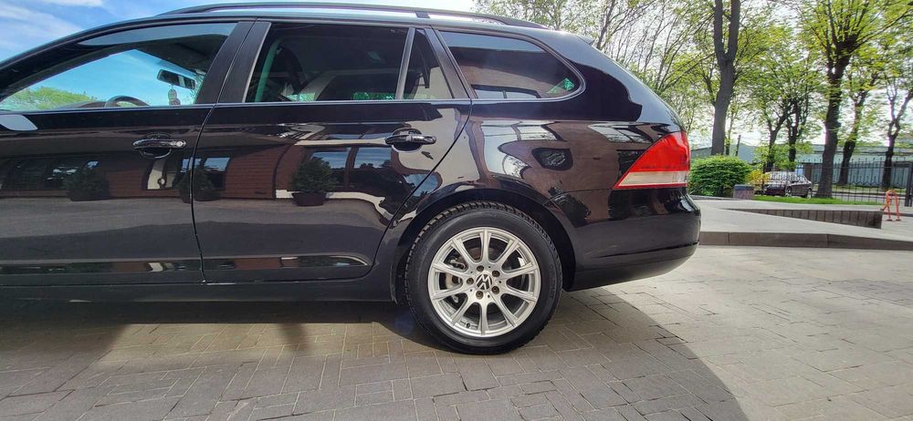 Продам Гольфа універсал 2008 року. Газ бензин. Мотор 1,6. 102 к.с.