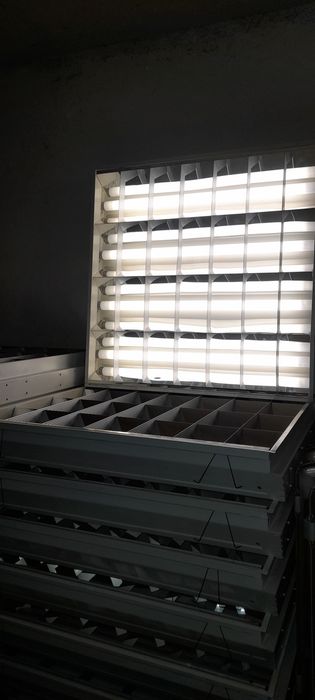 Lampy rastrowe kasetonowe