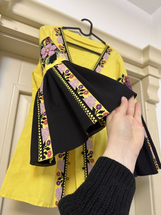 Продам жіночу вишиту сорочку