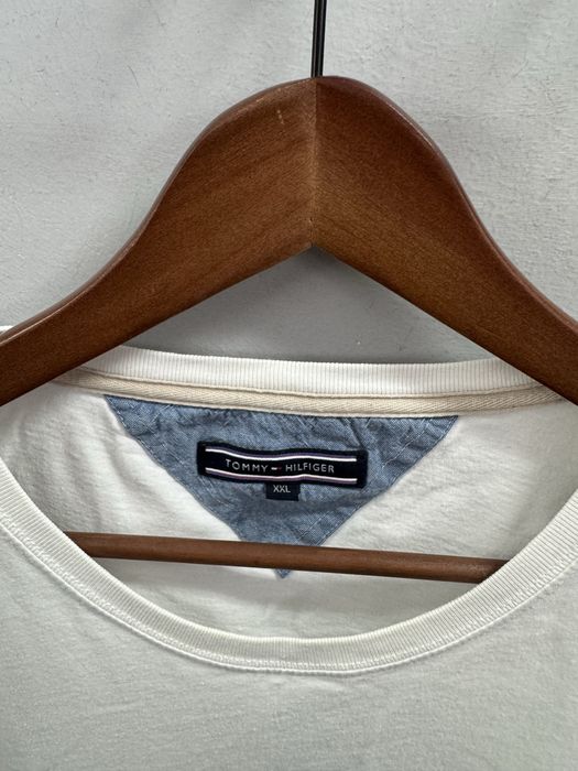Biała koszulka z nadrukiem Tommy Hilfiger XXL