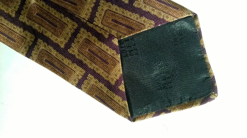 Gravatas de marca em seda