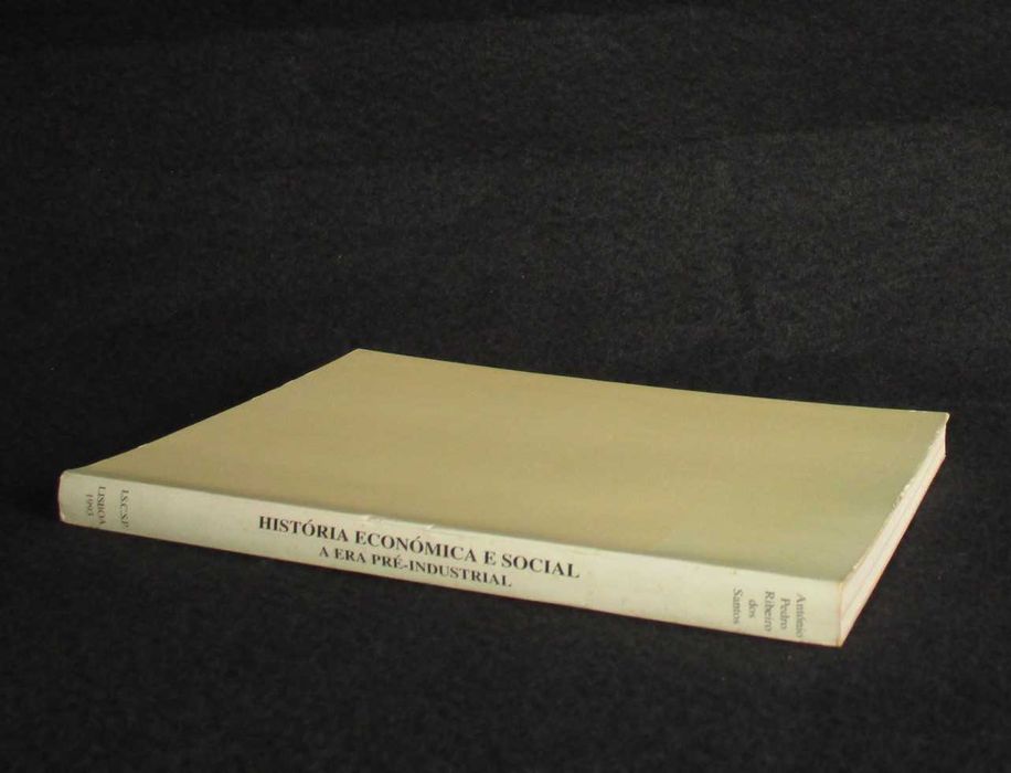 Livro História Económica e Social A Era Pré-Industrial