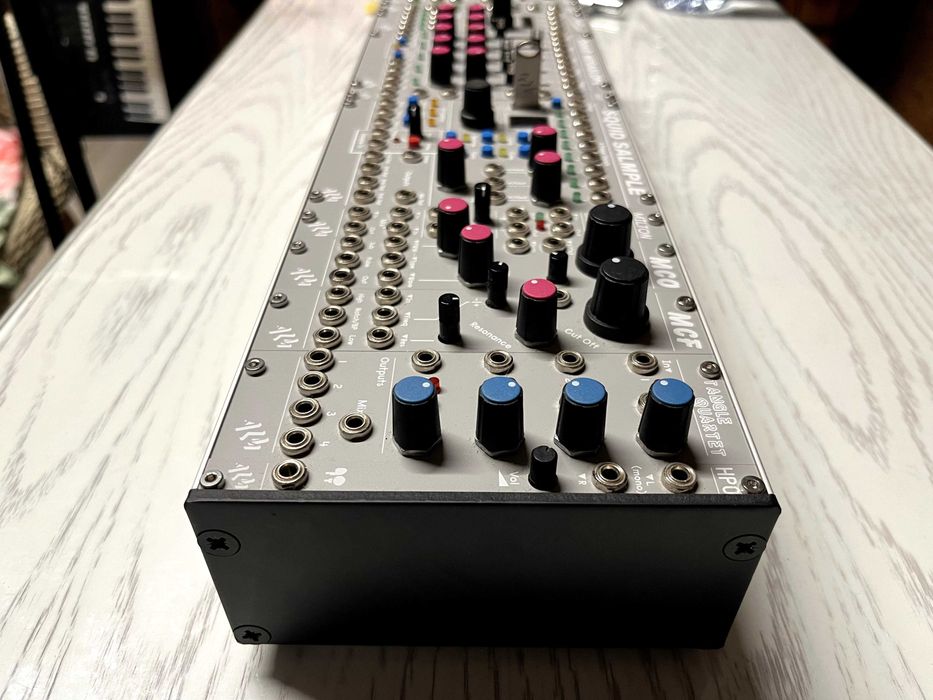 ALM Busy Circuits System Coupe Sintetizador Modular