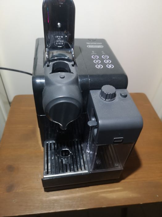 Expres do kawy DeLonghi, na kapsułki +kapsułki