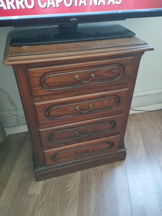 Mesinha de cabeceira