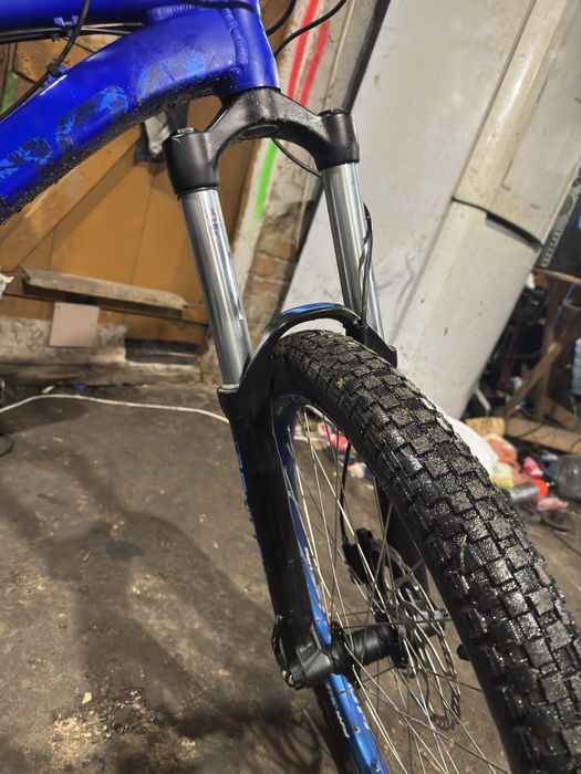 Продам вилку rock shox domain 302