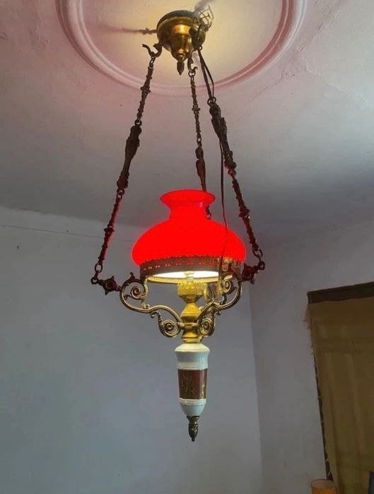 Lustre antigo de teto