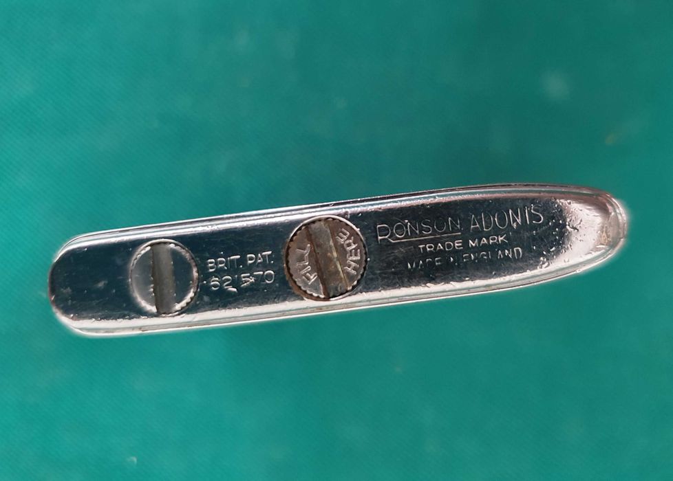 Isqueiro Ronson Adonis, a gasolina, Anos 50 - Made in England